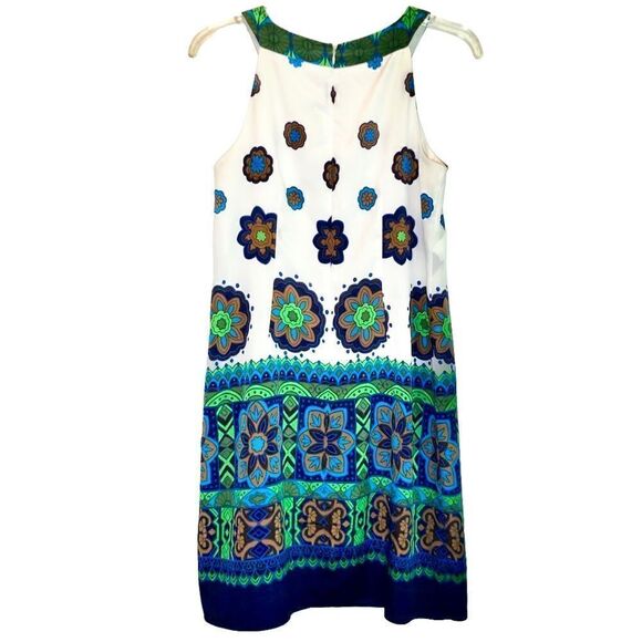 London Times Sleeveless Medallion Shift Dress in Blues/Greens/White Women’s 4 - Picture 3 of 7